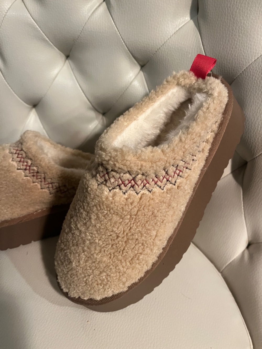 Teddy Plush faux Sherpa Platform- slides Beige Brown Sole Size 7/7.5 - Picture 2 of 8